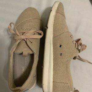 Toms tennis shoes